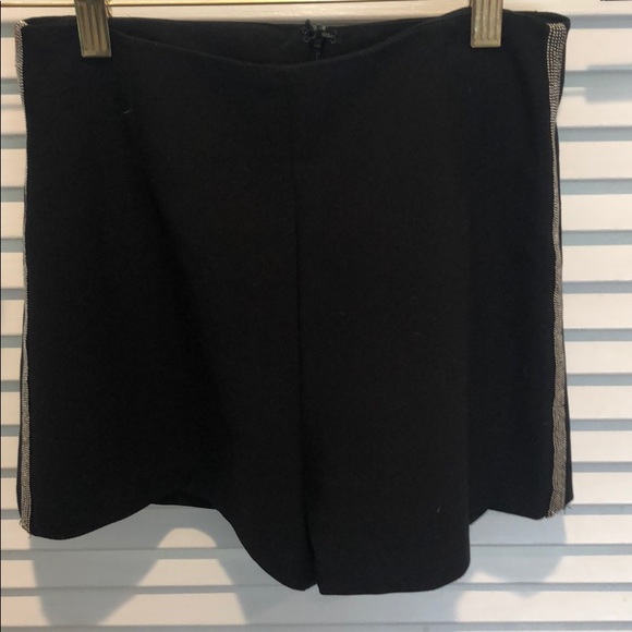 DO+BE HIgh waisted shorts - Picture 1 of 4